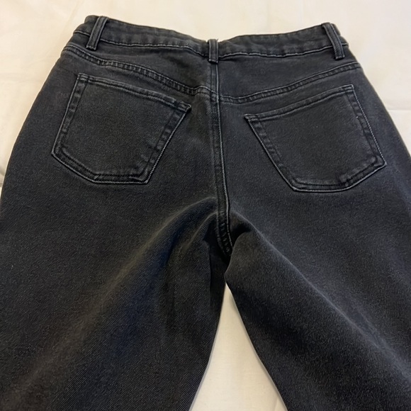 Distressed High Rise Jeans Size 9 - Picture 4 of 10